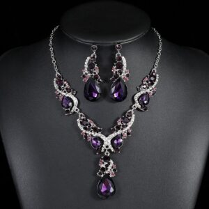 Set collar y aretes purpura elegantes