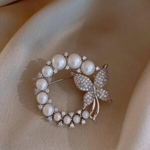 Broche perlas con mariposa con diamantes